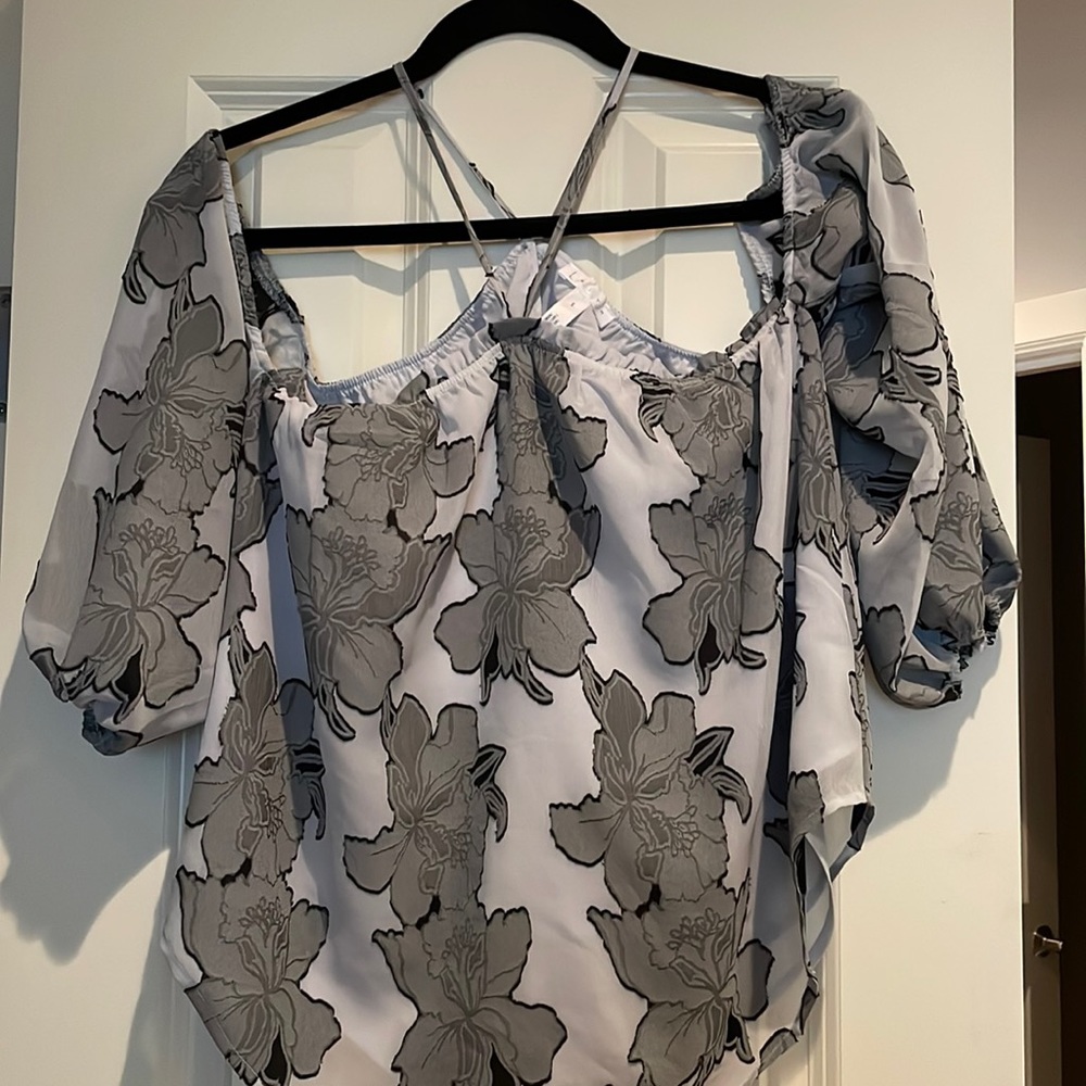 Leith - size small off shoulder top. Light blue - black print